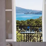 Herberg Spiros Sea View *