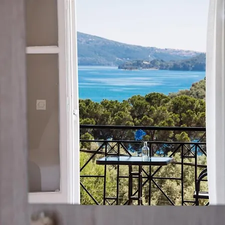 Värdshus Spiros Sea View *