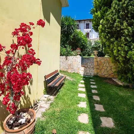 Spiros Sea View